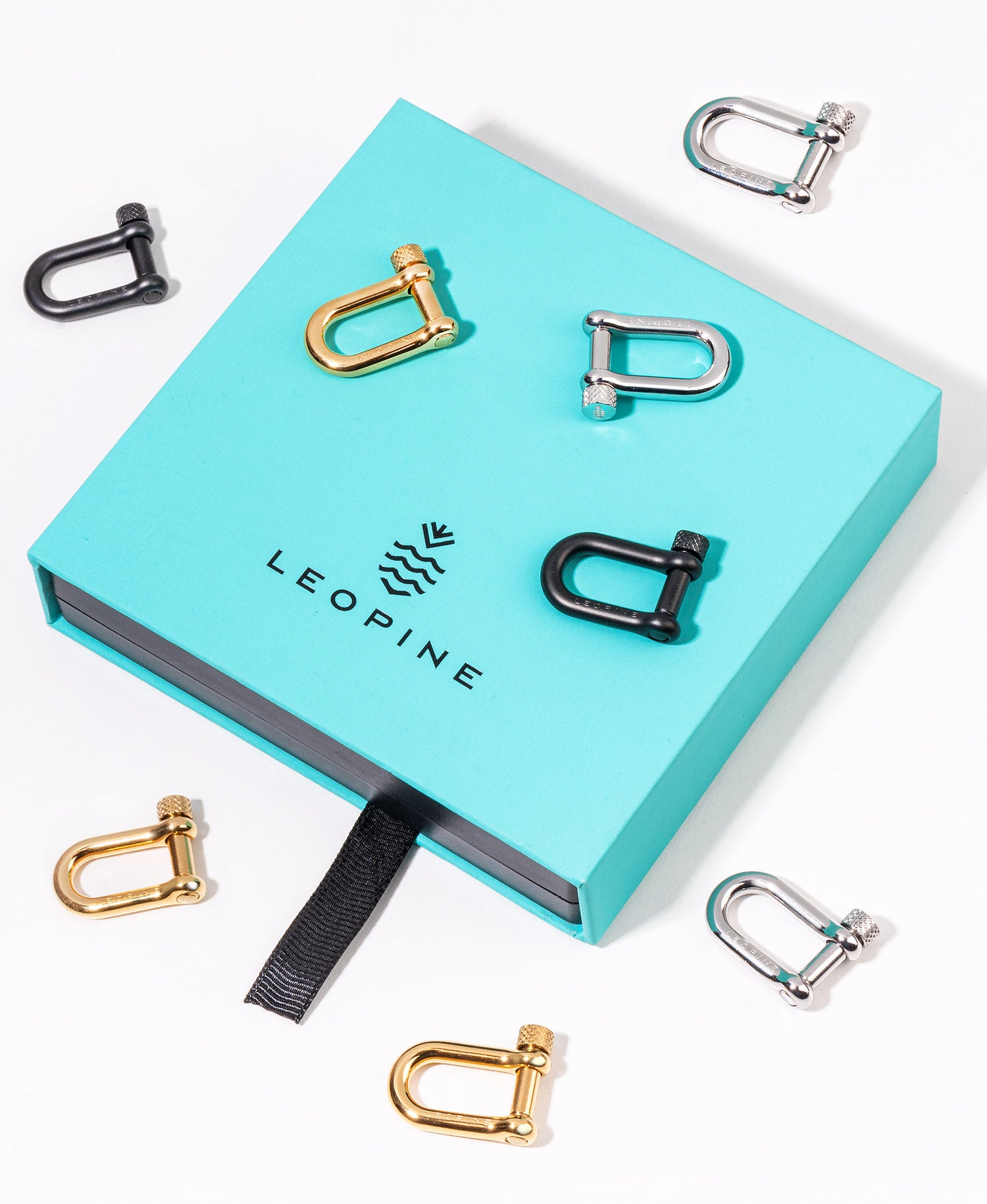 Leopine "U" Bracelet. Yellow Gold Plating - LEOPINE